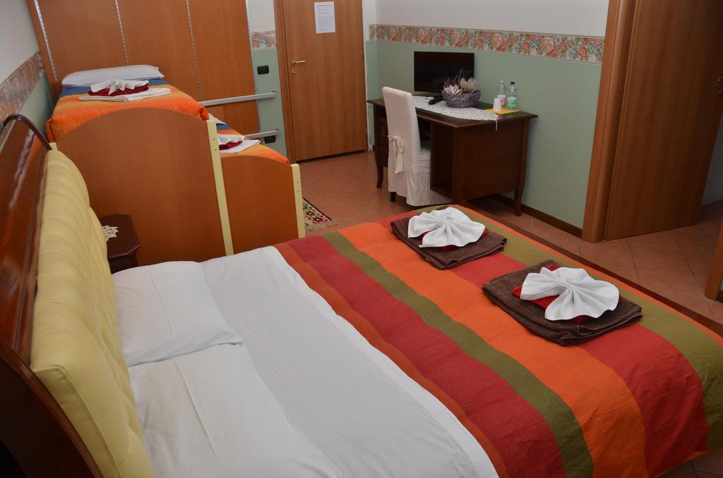 B&B 7 Camini San Giovanni Lupatoto Buitenkant foto
