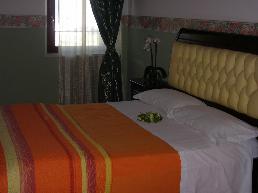 B&B 7 Camini San Giovanni Lupatoto Buitenkant foto